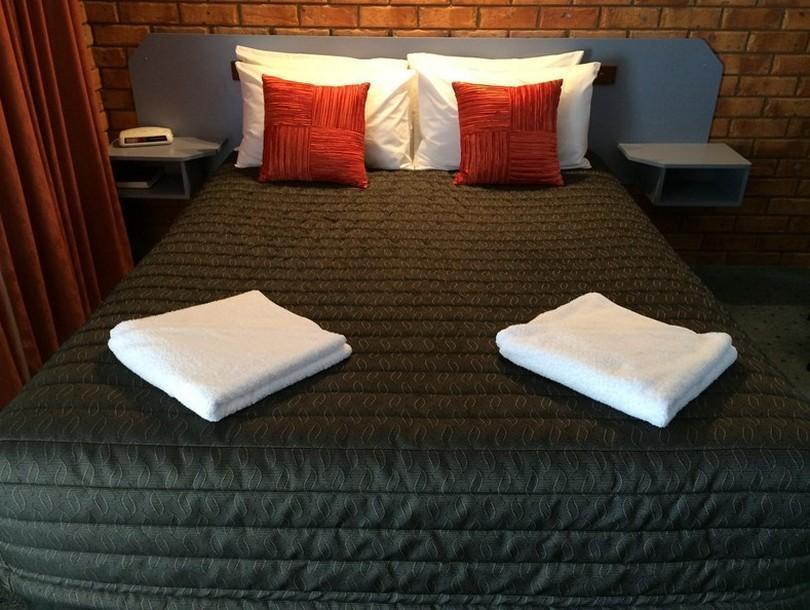 Centrepoint Motel Дениликуин Екстериор снимка